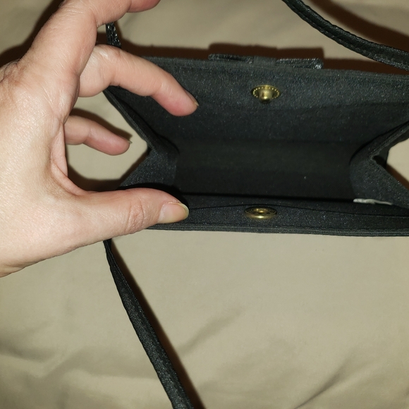 Elegant Black Handbag - Picture 2 of 6